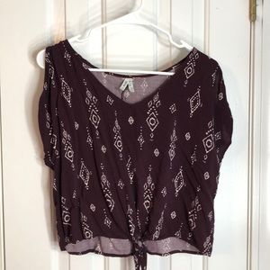 Mudd cropped v neck shirt